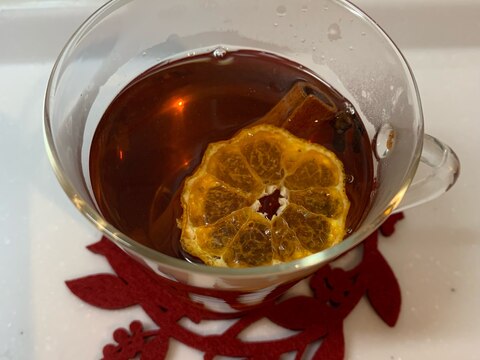 シナモンとクローブの香りの紅茶